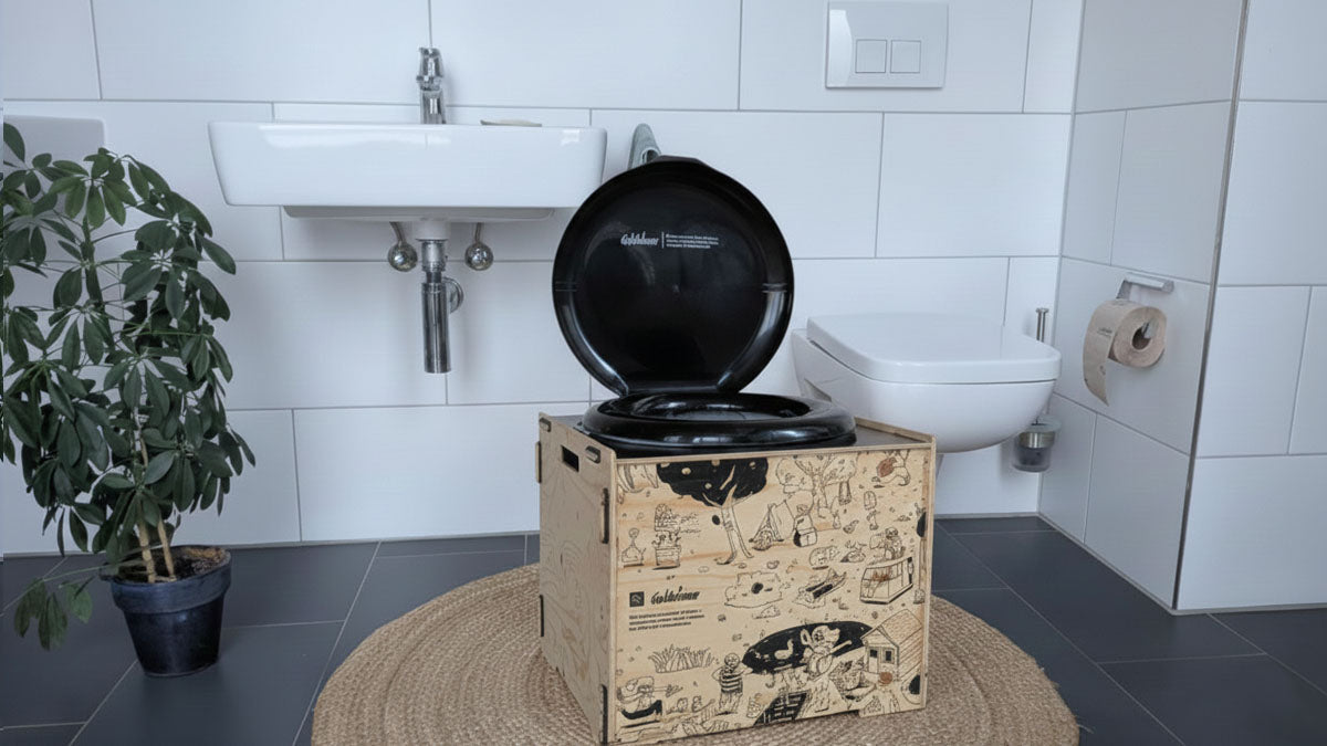 Goldeimer Trockentoilette im heimischen Badezimmer